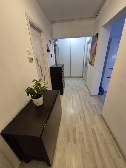 Inchiriez apartament 2 camere - 10