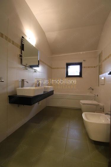 Zona Cetatii; 6 incaperi, ideal pentru sediu firma.