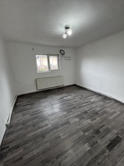 Casă individuală cu 4 camere în B-dul București - 17