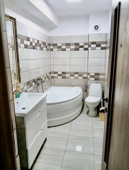 Apartament 3 camere , zona Tractoru - 6