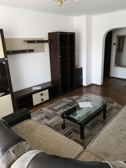 Inchiriez apartament 3 camere - 6