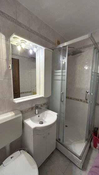Apartament cu 3 camere decomandat în Drumul Taberei