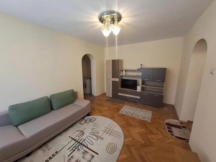 Apartament cu 2 camere semidecomandat în Tomis III