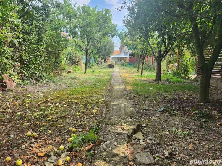 Vand casa 2 camere cu gradina, curte comuna, zona Fratelia - 8