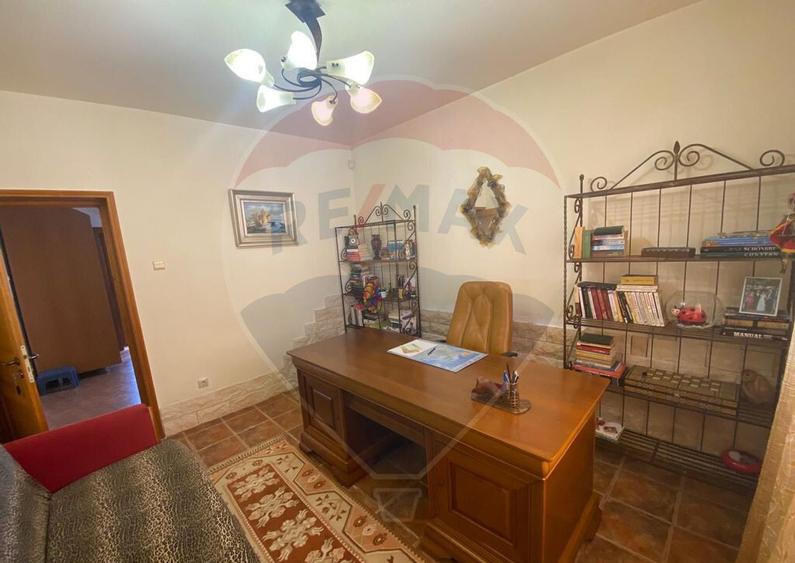 DE VANZARE Vila de vacanta in Pucioasa /Dambovita - 14