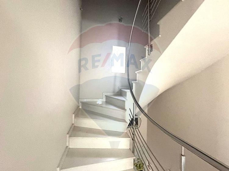 Casă / Vilă spațioasă de închiriat – Militari, zona Moinești - 17