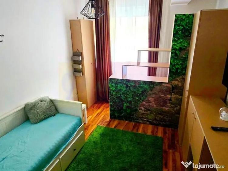 Apartament cu 3 camere decomandat în Central