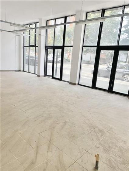 De vanzare spatiu comercial  Cartierul Rogerius, Oradea - 2