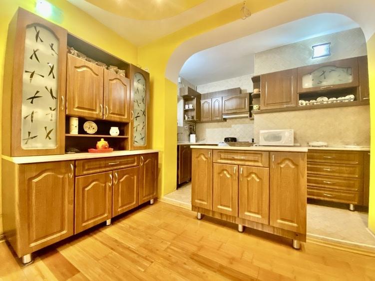 Urgent/Vânzare Casa/Vila, 4+ camere, teren 346 mp,  Targoviste, zona Micro 4 - 8