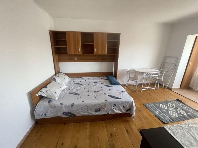 Garsoniera cf 1, etaj 2, str Hidrocentralei - 8