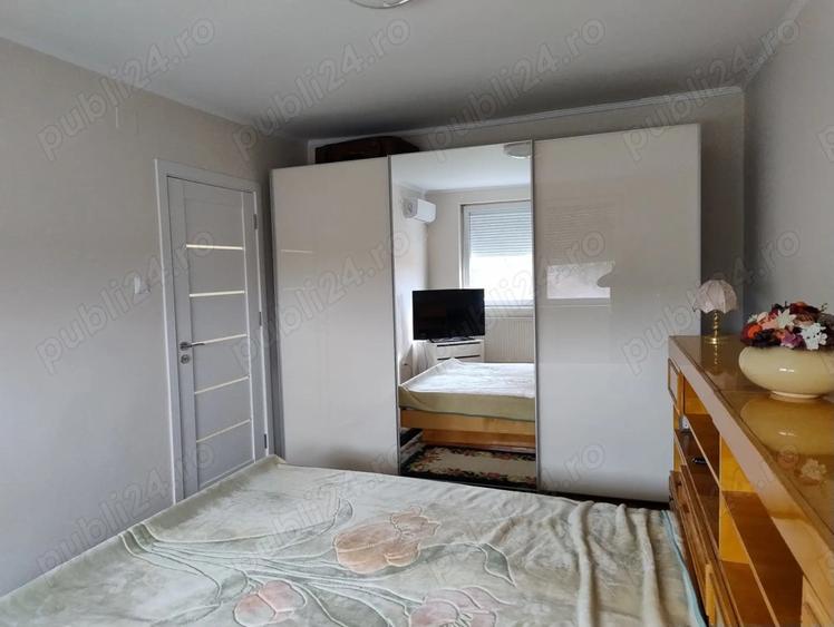 Vand apartament 3 camere Str. Louis Pasteur zona Spitalul Jude?ean - 4
