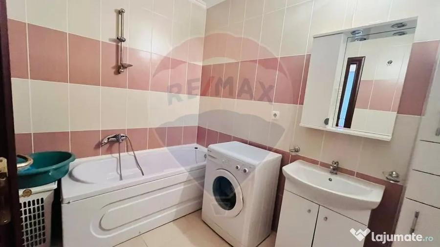 Apartament cu 3 camere decomandat în Nufărul