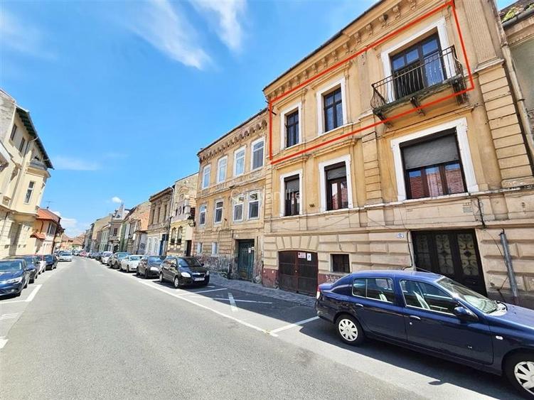 Investitie, Apartament Rar cu 6 Camere / Curte Privata | Centrul Istoric/ COMISI