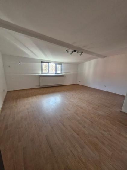 Parter + mansarda 4 camere - sector 2/Doamna Ghica ,casa la pret de apartament - 3