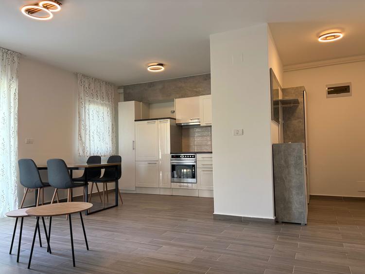 Inchiriez Apartament - 3