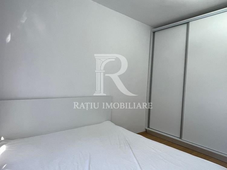 Apartament cu 3 camere decomandat, mobilat în Nufărul