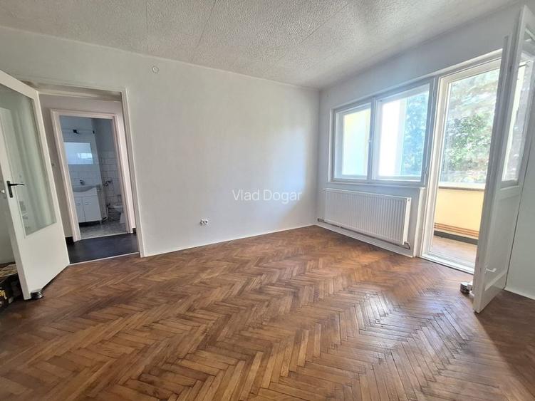Apartament 3 camere,retras, bloc reabilitat, zona Grigore Alexandrescu Apartament 3 camere,retras, bloc reabilitat, zona Grigore Alexandrescu
