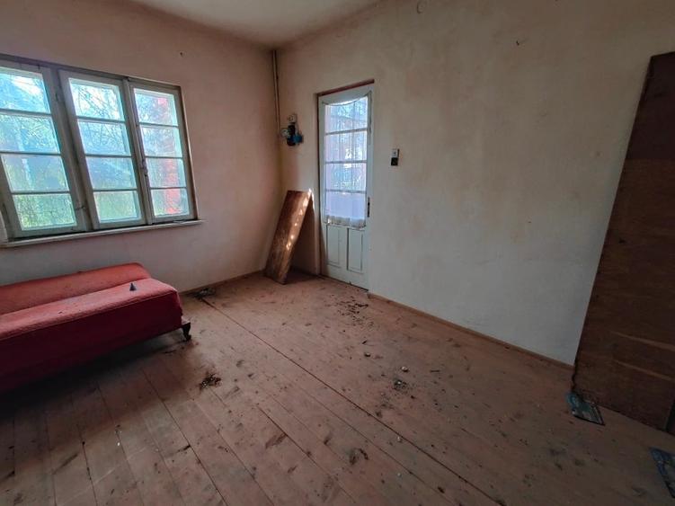 Casă brâncovenească + teren generos - Pucioasa, zona centrala - 7