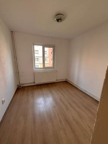 Apartament 2 camere, etaj 1-zona Sacele - 3