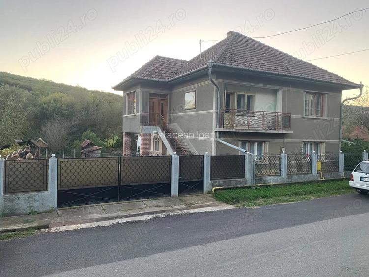 Casa de vanzare , 7 camere