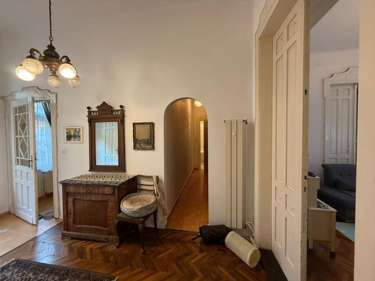 Apartament deosebit in palat istoric - 13