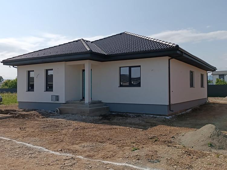 Casa pe parter, priveliste superba - 1