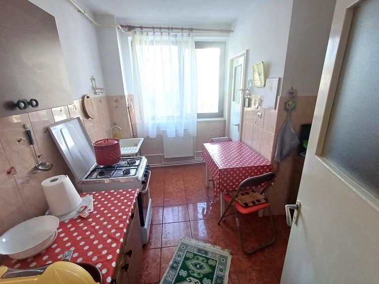 Vanzare 3 camere-Imobiliare MAXICONFORT - 1