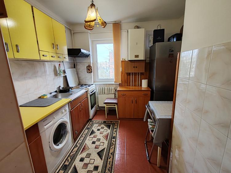 Apartament 2 camere semimobilat zona Astra - Planete - 8