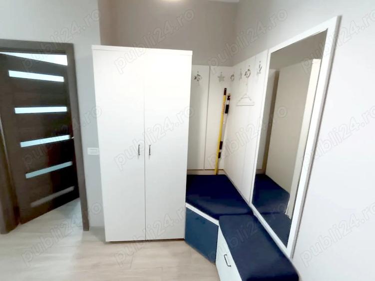 Vind Garsoniera mobilata la 35m de mare - 4