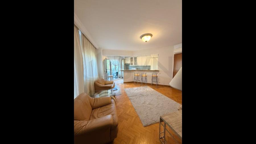 Apartament cu 3 camere semidecomandat în Primăverii