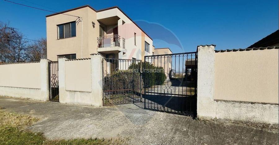 Casa / Vila stil mediteranean in apropiere de Oradea