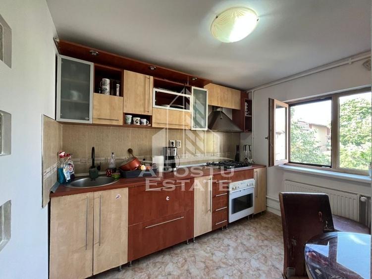 Apartament cu 3 camere, decomandat, centrala proprie, zona Dambovita - 8