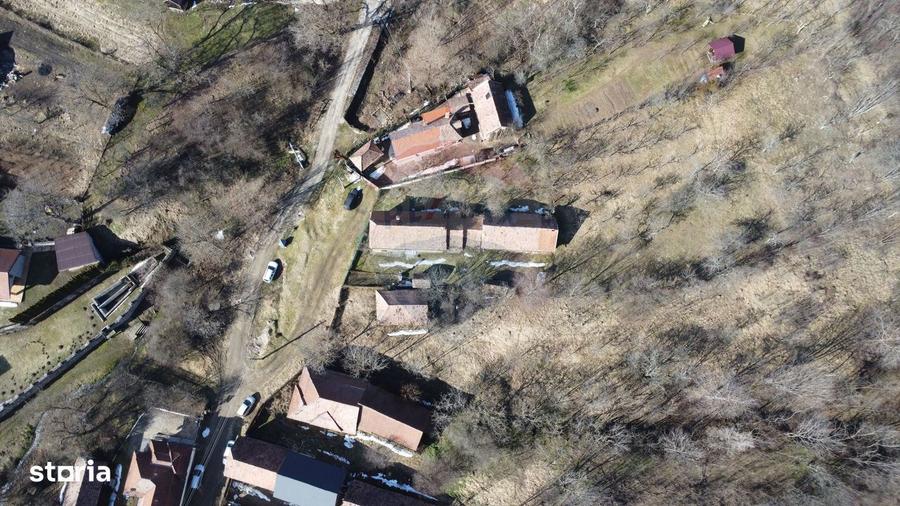 Casa din piatra la poalele Bedeleului Izvoarele, Alba - 4