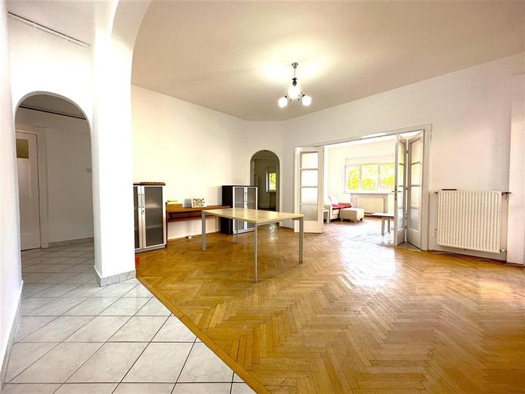 Inchiriere apartament cu 4 camere Rosetti Bloc Interbelic - 4