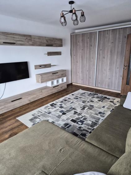 Inchiriere garsoniera renovata 40mp zona Teatru Masca - 3