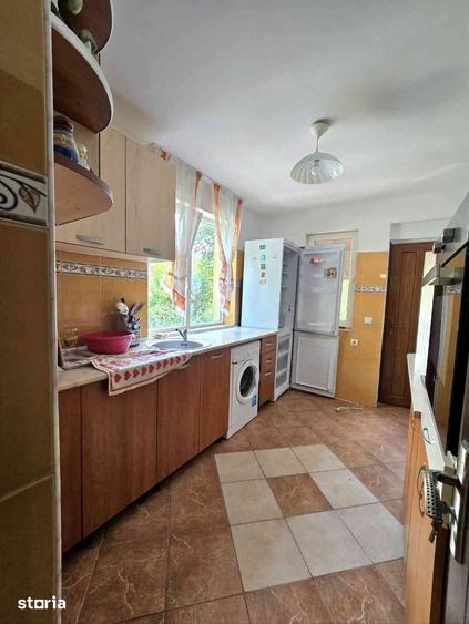 Casă cu 5 camere cu Teren 320 Mp în Vlădești