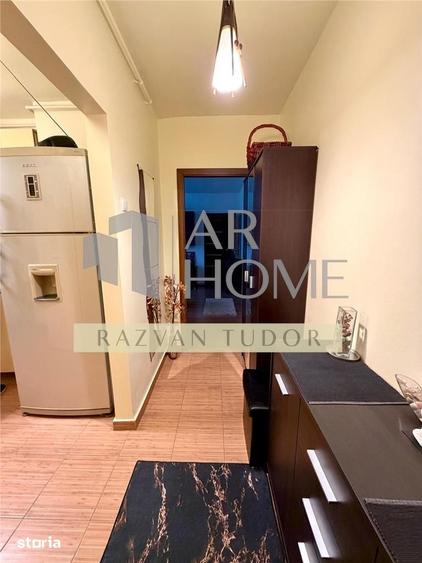 Apartament cu 3 camere semidecomandat în Andrei Mureșanu