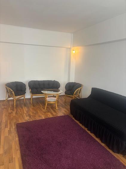 Apartament cu 2 camere decomandat în Trocadero