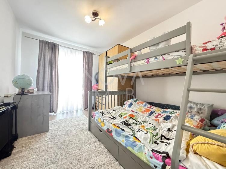 Apartament cu 3 camere semidecomandat, mobilat în Șelimbăr