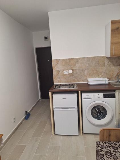 Garsonieră decomandată în Central