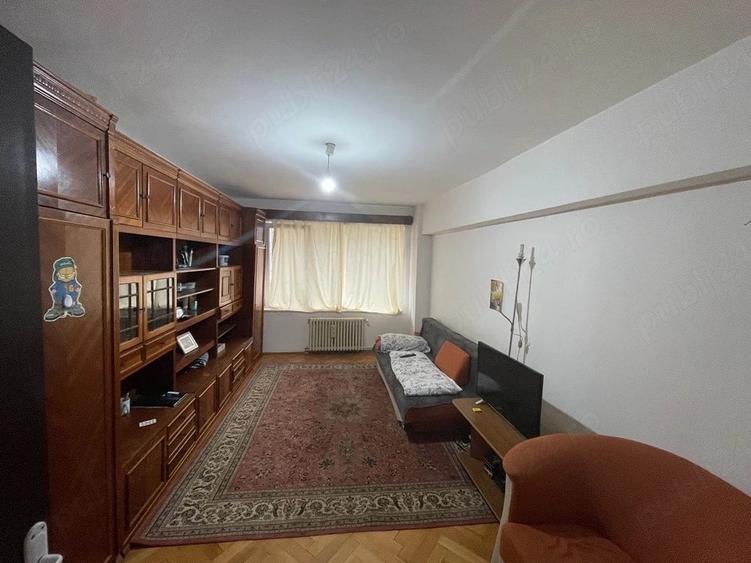 Apartament cu 3 camere decomandat în Tudor