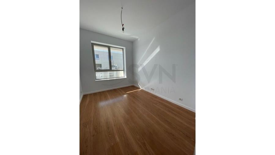 Penthouse cu 4 camere semidecomandat în Domenii