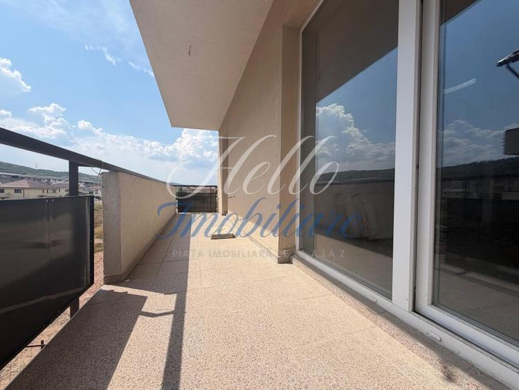 Apartament cu 2 camere semidecomandat, mobilat în Florești