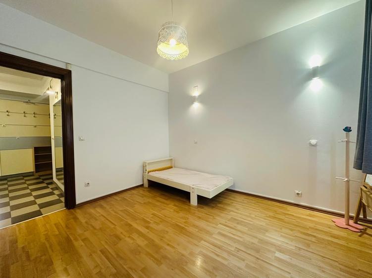 Apartament cu 3 camere decomandat, mobilat în Aviatorilor