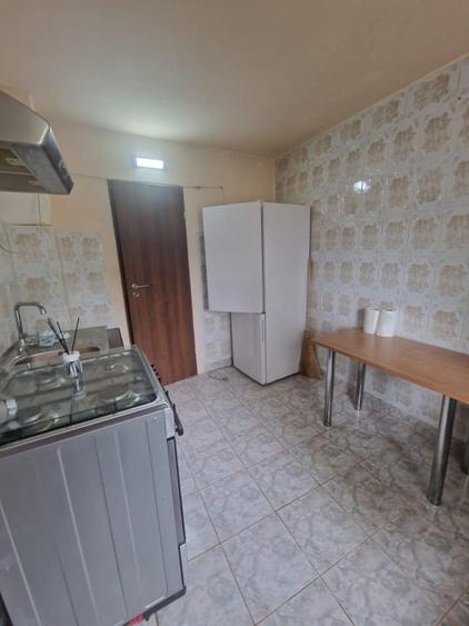 Apartament cu 2 camere semidecomandat, mobilat în 5 Călărasi