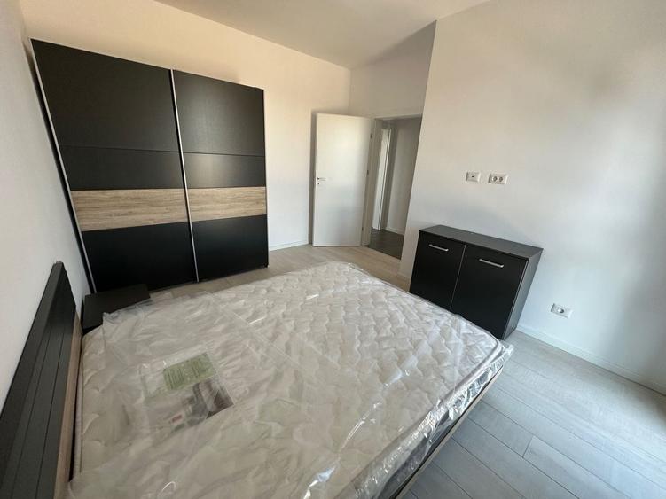 Apartament cu 3 camere decomandat în Torontalului