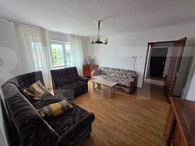 Apartament cu 2 camere semidecomandat, mobilat în Ciucului