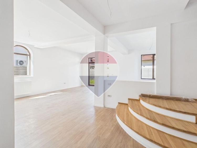 Duplex cu 4 camere cu Teren 211 Mp în Corbeanca