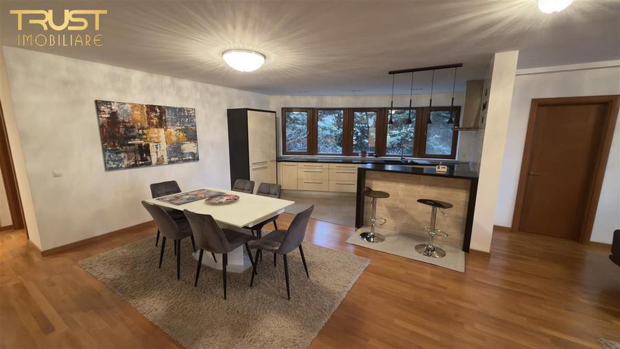 Apartament cu 5 camere decomandat în Hașdeu
