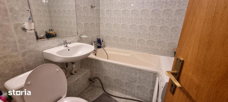 Apartament cu 3 camere semidecomandat în Pantelimon